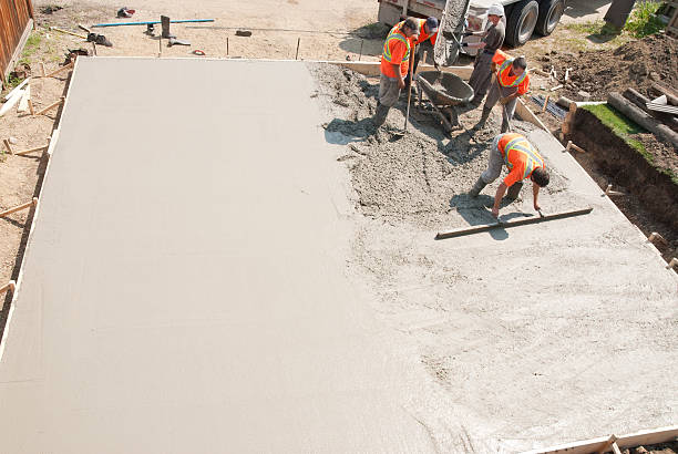 Best Concrete Sidewalk Installation in Okawvle, IL